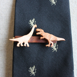 恐竜木製ネクタイピン 8枚目の画像
