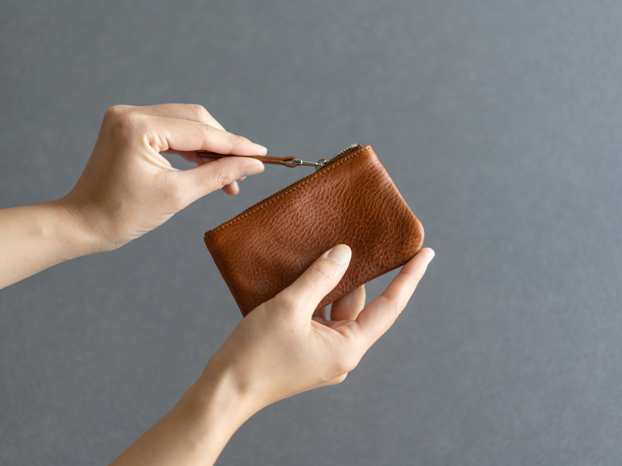 革のフラットポーチS Cognac ポーチ Fuku 通販 15195498｜Creema
