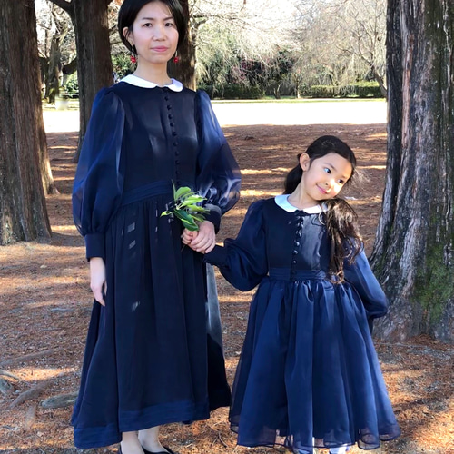 親子セット】くるみボタンがならんだ長袖フォーマルワンピース 親子セット】くるみボタンがならんだ長袖フォーマルワンピース