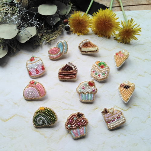 ビーズ刺繍ブローチ♡歌姫♡ハンドメイド - メルカリ