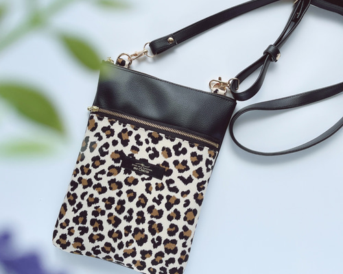 鑑定済✨ ディオール レオパード柄 ショルダーバッグ 斜め掛け 財布 鑑定済✨ ディオール レオパード柄 ショルダーバッグ 斜め掛け 財布