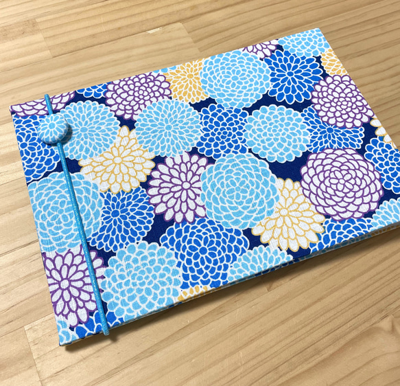 【御朱印ホルダ－】（大）見開き60枚　バンド付　切り絵御朱印収納ホルダー　書置き用御朱印ホルダー　一つあると便利　花水色 5枚目の画像