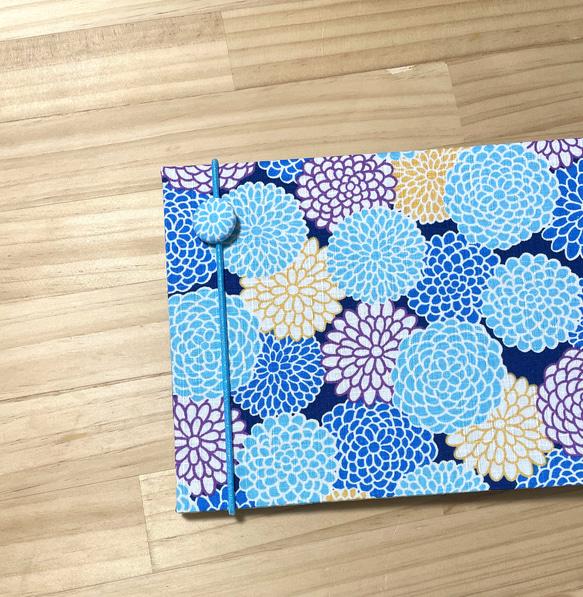 【御朱印ホルダ－】（大）見開き60枚　バンド付　切り絵御朱印収納ホルダー　書置き用御朱印ホルダー　一つあると便利　花水色 3枚目の画像