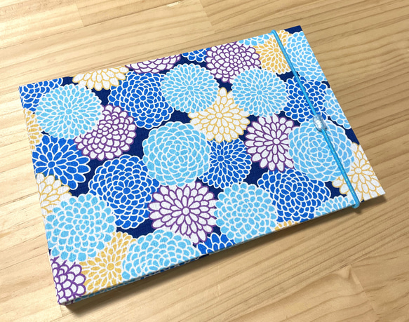 【御朱印ホルダ－】（大）見開き60枚　バンド付　切り絵御朱印収納ホルダー　書置き用御朱印ホルダー　一つあると便利　花水色 6枚目の画像
