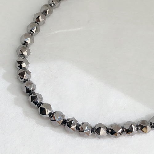 テラヘルツスターカット8mmネックレス38cm⭐️氷の上に置くと溶けます