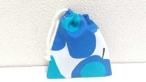 フラワー＆アップル（ブルー）1 巾着袋 1枚目の画像