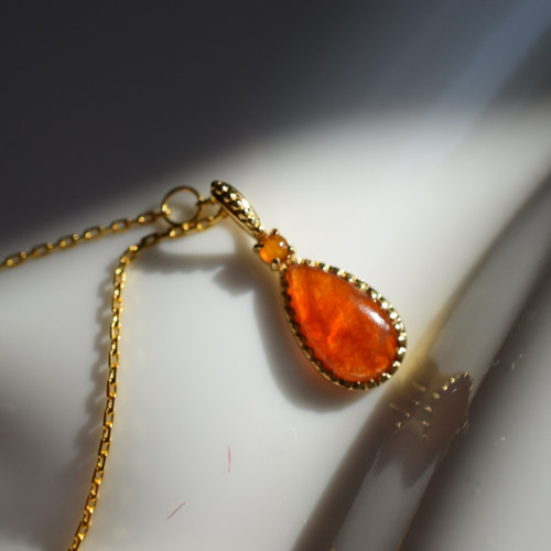 本翡翠 純天然原色高氷黄本翡翠 k18金観音様ネックレストップ 