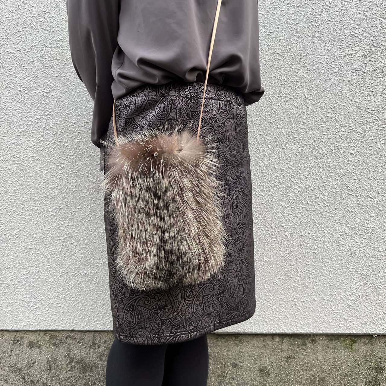 『リアルファー』モコモコのスマホポーチ♪