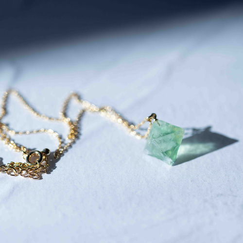 一点物】 フローライト ネックレス 原石 鉱物 天然石 ハンドメイド