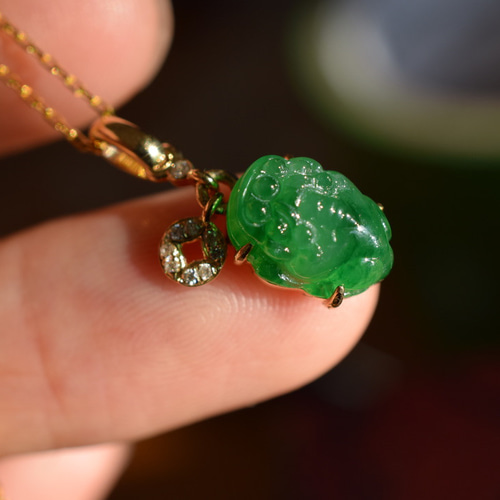 a24 k18金ゴールド ミャンマー産 氷種 陽緑 本翡翠 ミニ 貔貅