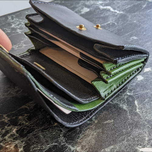 ◇バイカラー コンパクト財布◇【ブラック×グリーン】【ブラウン