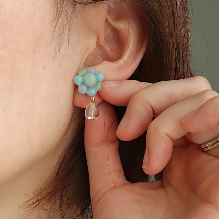 癒しと愛情の魚座のお守りイヤリング　ピアス　アクアマリン　3月誕生石　水色　アイスブルー　金属アレルギー対応