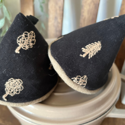 受注制作☆ 三角鍋つかみ 鍋つかみ ブラック 刺繍いり ミトン