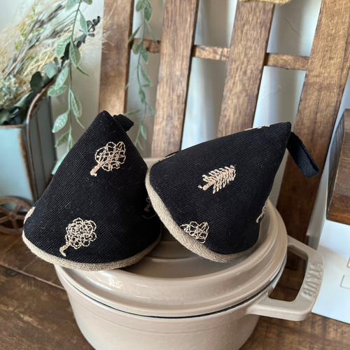 受注制作☆ 三角鍋つかみ 鍋つかみ ブラック 刺繍いり ミトン