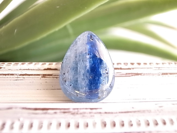 ジンバブエ産スフェーン0.94ct Bj-1342R チタナイト くさび石