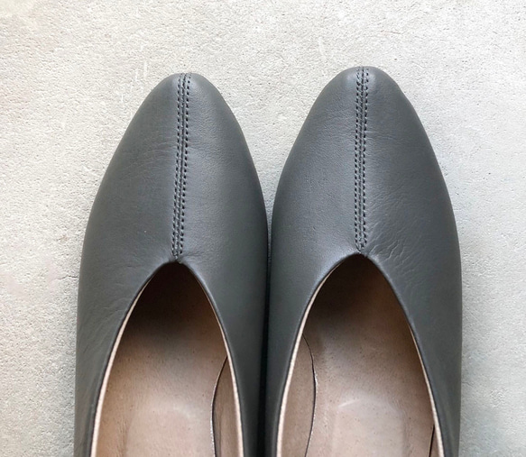[辦公室用◎]深灰色真皮高跟鞋❄︎日本製造❄︎ 第6張的照片