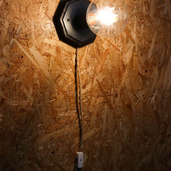 [ビンテージスタイル]インダストリアル壁付け照明 オクタゴンベースランプ 9枚目の画像