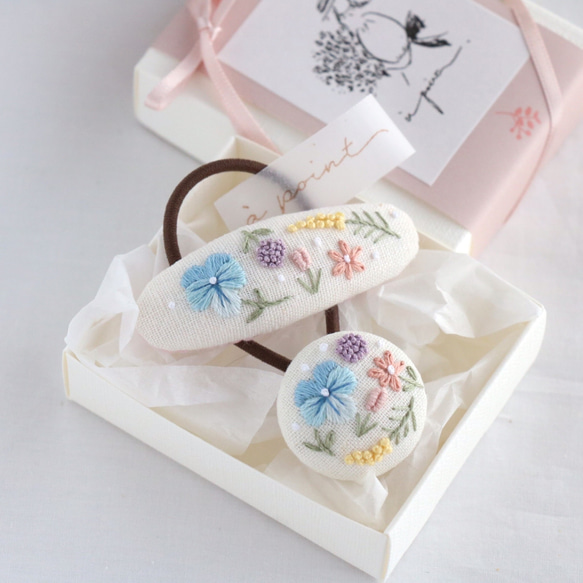 花のワルツ刺繍ギフトボックス（ヘアゴム＋パッチンピン） 1枚目の画像