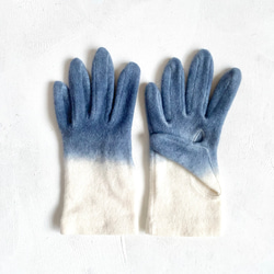 手染めのカラフルウール手袋 ホワイト×グレー 3枚目の画像
