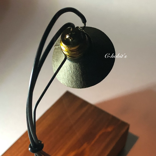 少し背の高い豆電球のディスプレイ・ライトスタンド スタンドライト