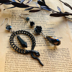 再再再再販 Gothic Wednesday ゴシック 黒蛇 黒薔薇 ブラックガラス