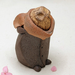 「学びの梟」陶製　創作オブジェ　知恵や学問のシンボル 4枚目の画像