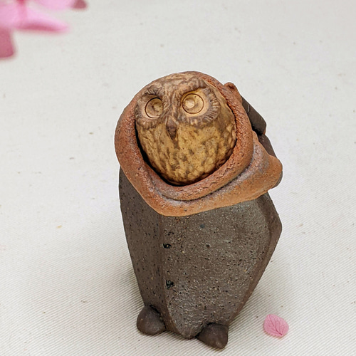 学びの梟」陶製 創作オブジェ 知恵や学問のシンボル 立体・オブジェ の
