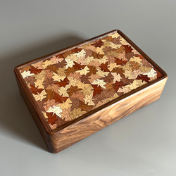 ハンドメイドの無垢材の寄せ木細工のジュエリー ボックス ミディアム クルミの木 3枚目の画像