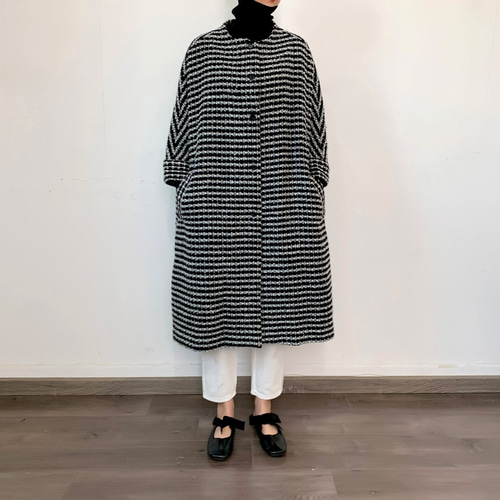 【mannine】裏地アート柄 ウール混ツイードコート Mサイズ mannine】裏地アート柄 ウール混ツイードコート Mサイズ mannine】裏地