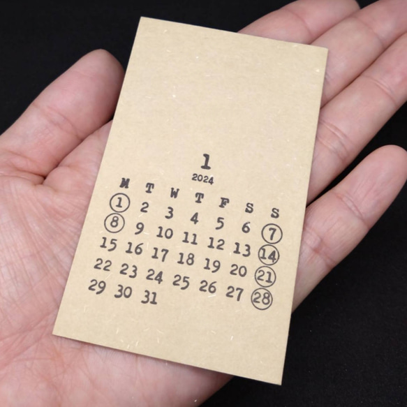 【2024】1枚ずつ手刷りの活版印刷カレンダー（名刺サイズ） 2枚目の画像