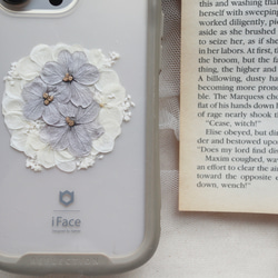 ⭐︎送料無料⭐︎〝ホワイト×グレー　お花のインナーシート〟スマホケース　iFace 2枚目の画像