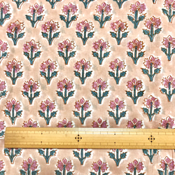 【50cm単位】くすみベージュピンクパープルスモールフラワー　ハンドブロックプリント生地　テキスタイル  コットン 6枚目の画像