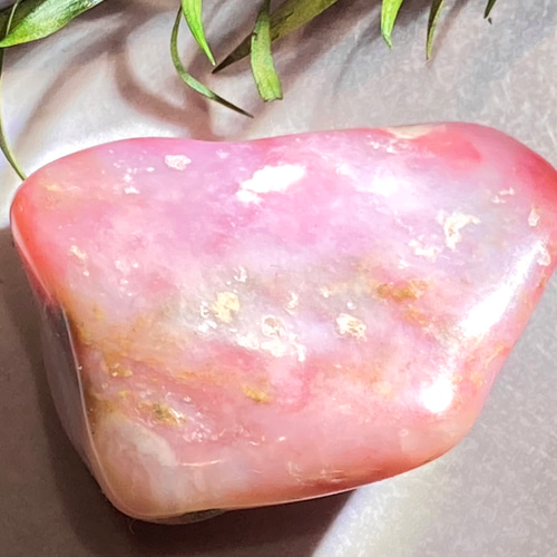 愛され上手に】ピンクオパール 原石 タンブル 天然石 東洋占星術師の娘