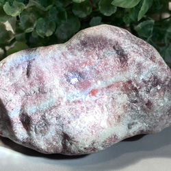 癒しと心身の解放✿*:・ レッドアベンチュリン　原石　ラフストーン 1枚目の画像