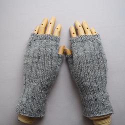 手編みの指なしミトン（ツイード・グレー）ハンドウォーマー 4枚目の画像