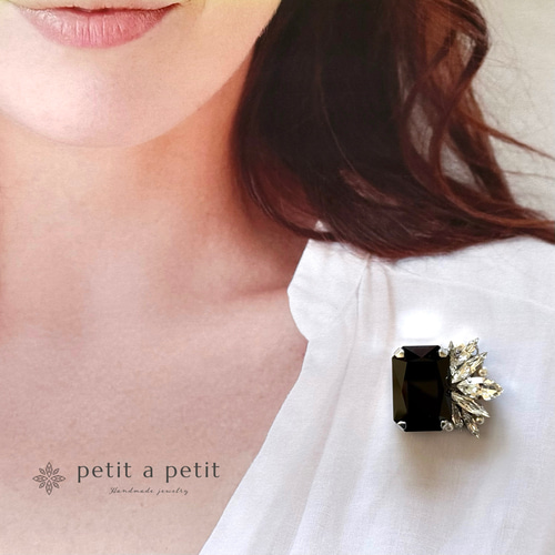 Many Thanks✴︎スワロフスキー®︎ ブローチ Rectangle Indigo ギフト