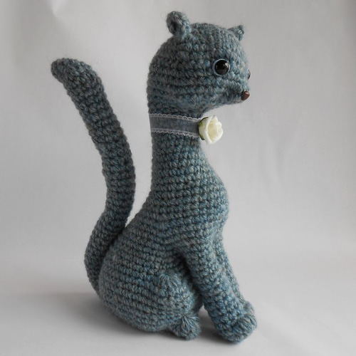 ネコ編みぐるみ｜白猫・ロシアンブルー・黒猫 あみぐるみ 癒し工房