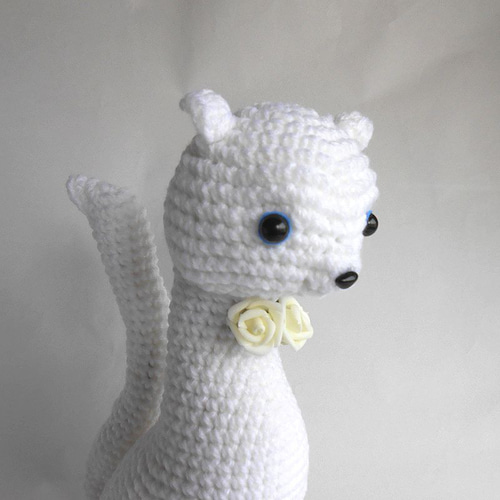 ネコ編みぐるみ｜白猫・ロシアンブルー・黒猫 あみぐるみ 癒し工房