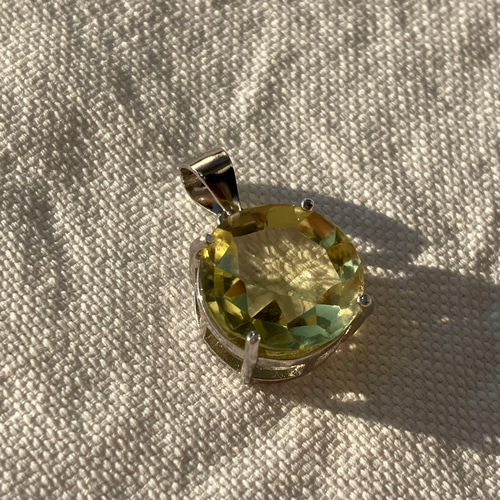 4月誕生石 特殊カット特大大粒12mmレモンクォーツ 水晶