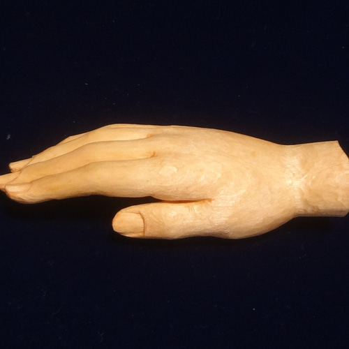 木彫刻 アート 『 手 』 芸術 アート 女性 松 ハンドメイド 手彫り