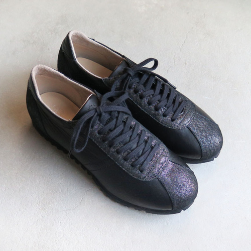 余った革でちょっとお得に！】クラシックなデザインと本革の上質感  