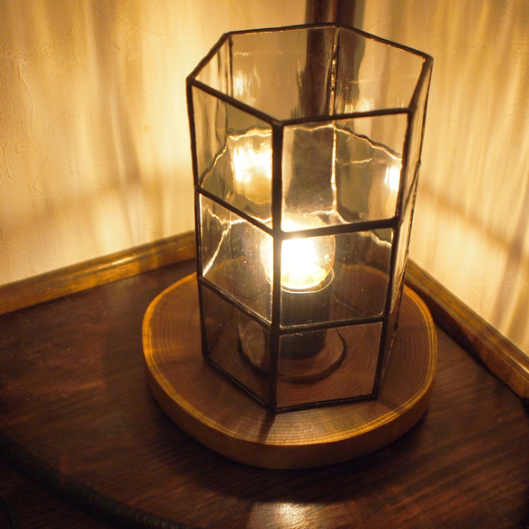 クリアガラスのの行灯風テーブルランプ 2枚目の画像
