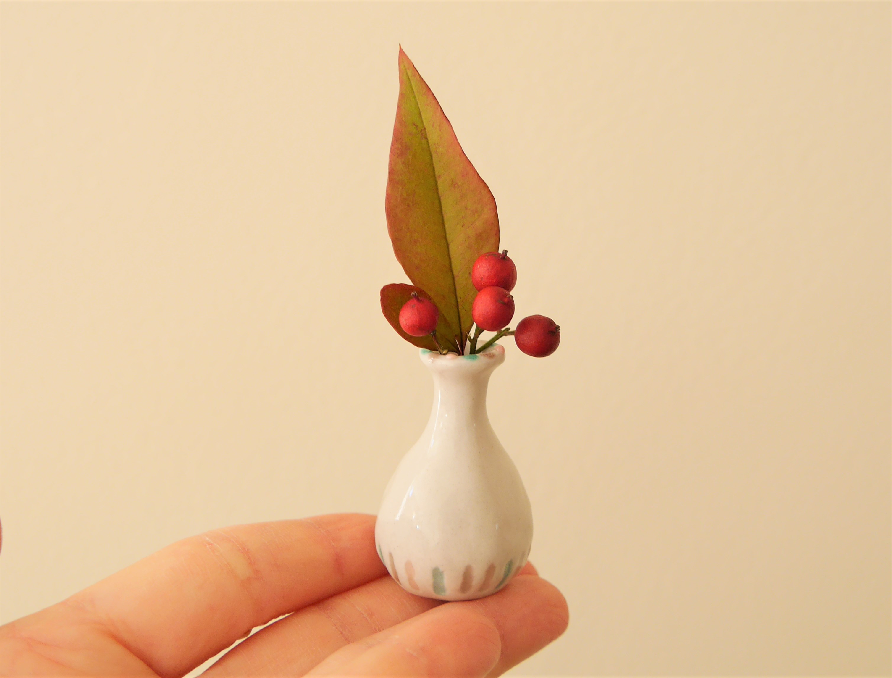 作家物　虹色ガラスの一輪挿し　未使用品 作家物 虹色ガラスの一輪挿し 未使用品 - メルカリ