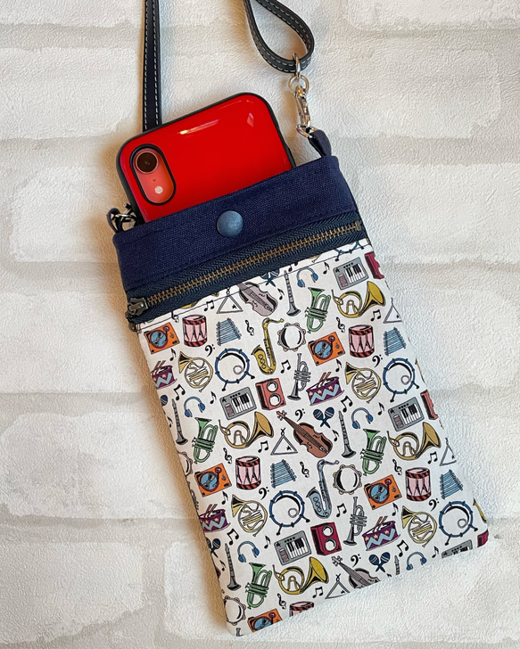 リバティ　ハンドメイド　スマホショルダーバック　縦20㎝×横13㎝マチなし リバティ ハンドメイド スマホショルダーバック 縦20㎝×横13㎝マチなし