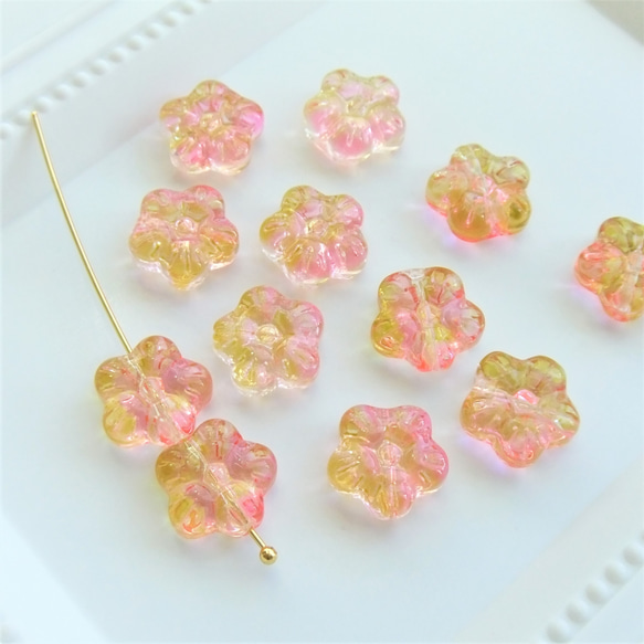 大変珍しい ルノアール 花を持つ少女 ビーズ 大変珍しい