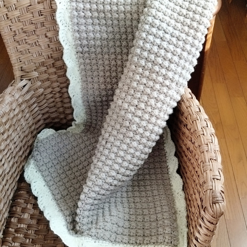 受注制作】／手編み／ニット／ベージュ／立体的模様／膝掛け