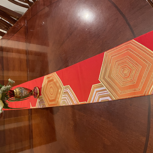 2002 豪華な名古屋帯から作ったタッセル付きテーブルランナー