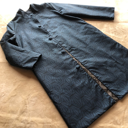 着物リメイク　かすりパッチワーク パッチワークデザイン ロングコート ネイビー系 着物リメイク かすりパッチワーク パッチワークデザイン ロングコート