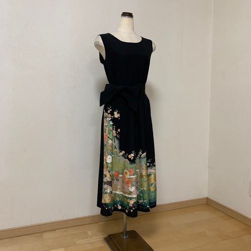 sakurako 様オーダー品】絹糸刺繍 金駒刺繍 枝梅 菊の花黒留フォーマル