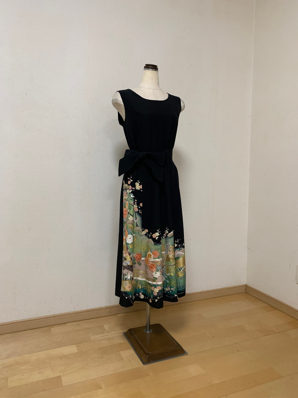 sakurako 様オーダー品】絹糸刺繍 金駒刺繍 枝梅 菊の花黒留